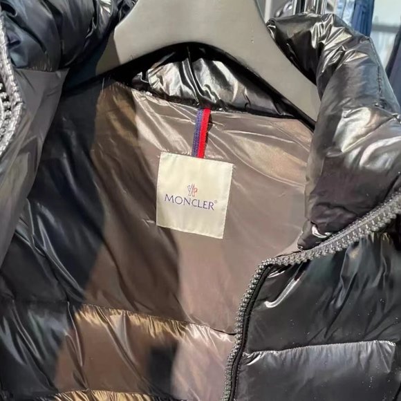 Moncler Puffer Coats & Jackets for Men - Picture 7 of 8